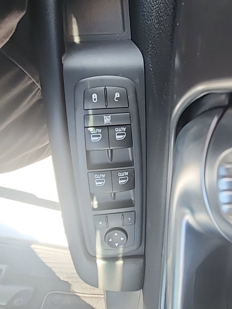 New 2026 Chrysler Pacifica Select image 20