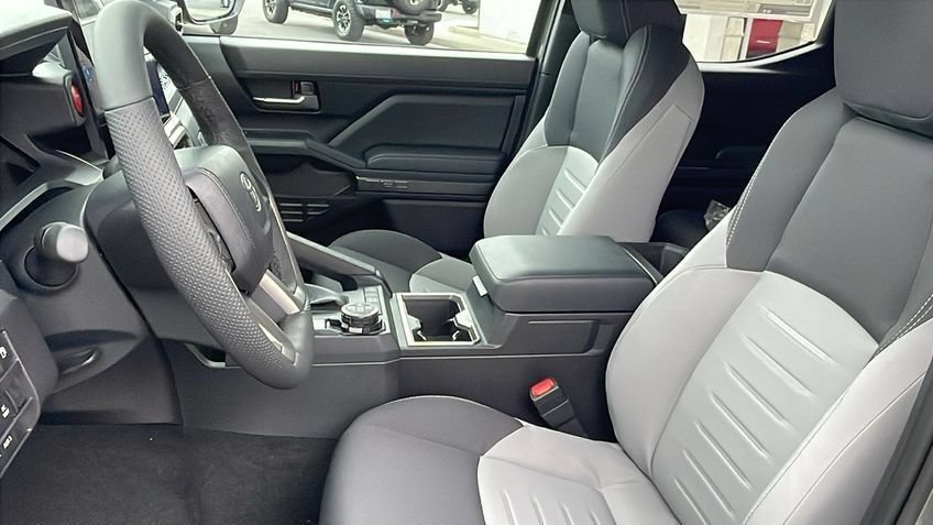New 2026 Toyota Tacoma TRD Off-Road AWD/4WD image 15