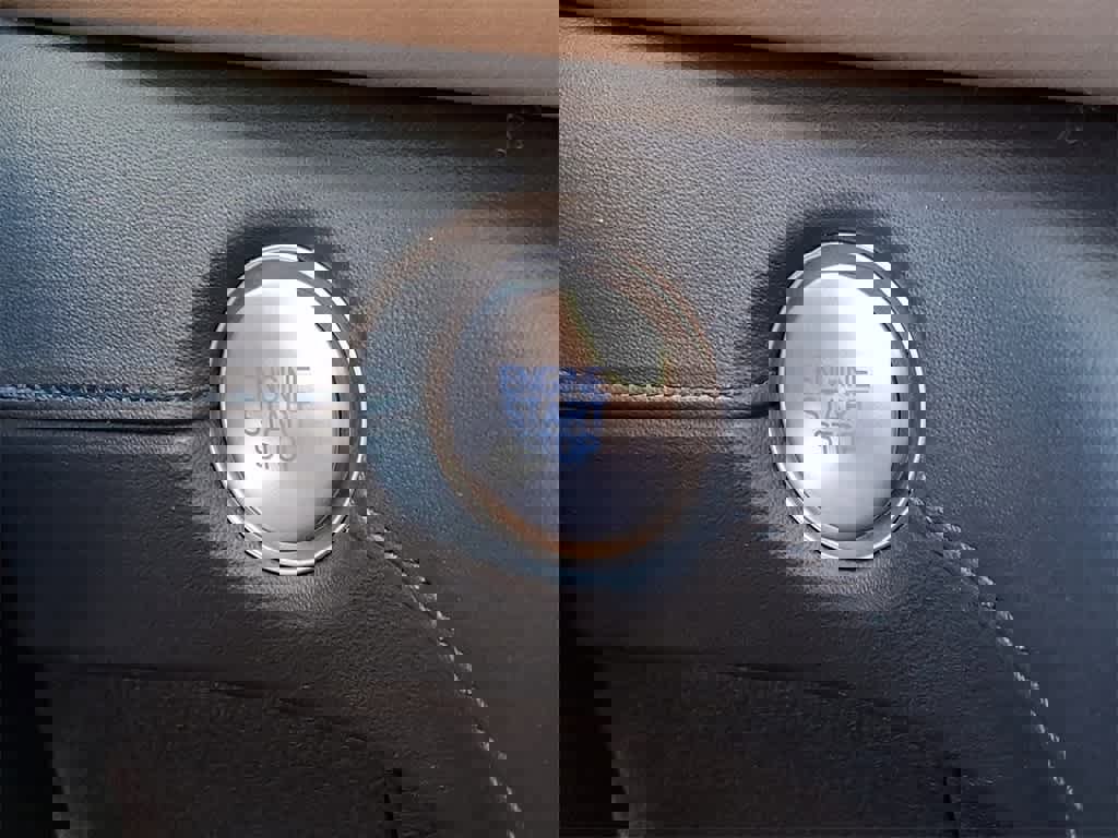 Used 2021 Hyundai Santa Fe Limited w/ Cargo Package image 22