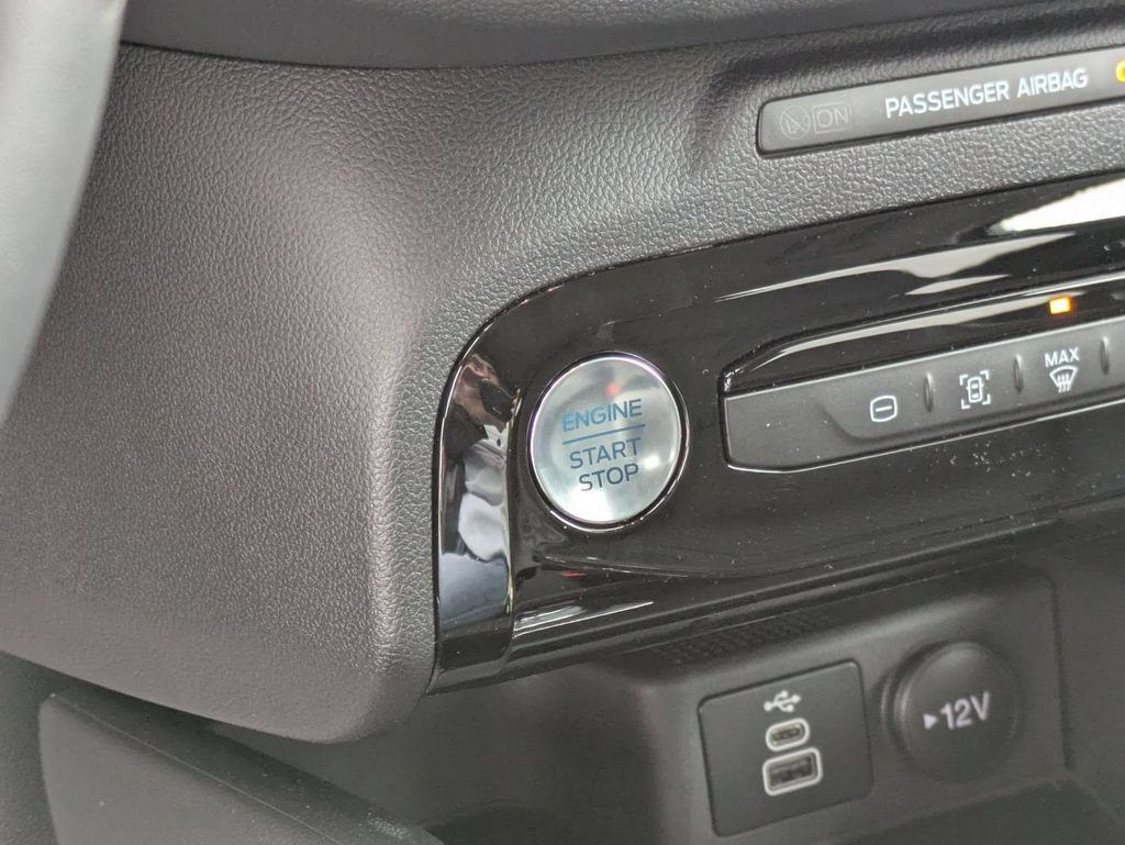 New 2024 Ford Escape SE FWD image 37