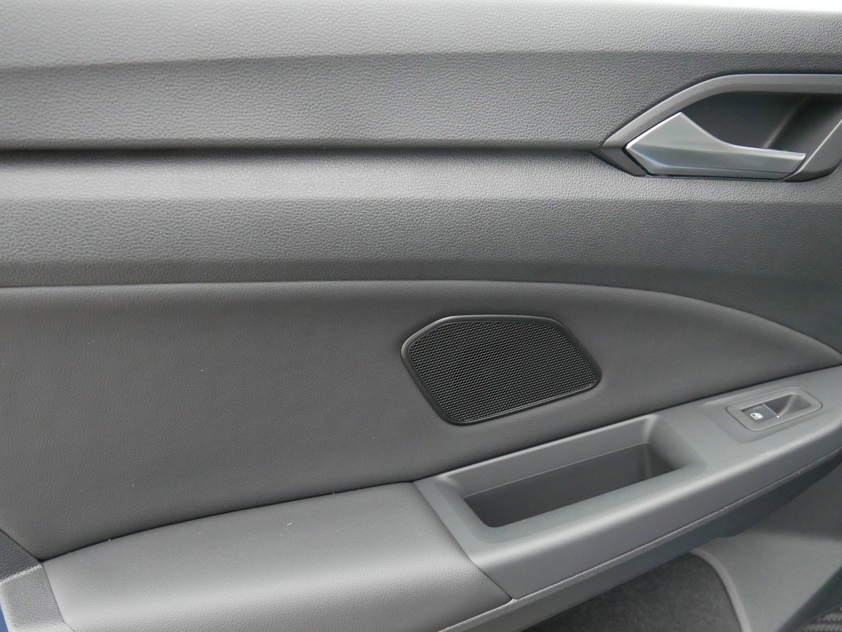 New 2026 Volkswagen GTI SE FWD image 6