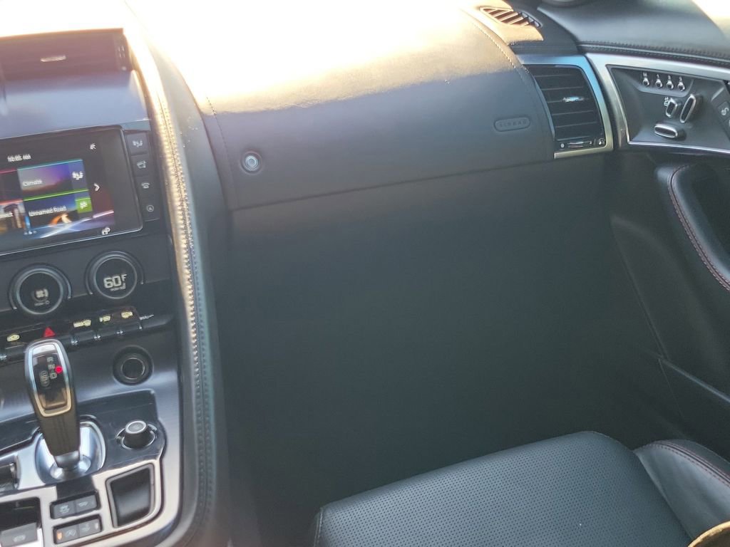Used 2018 Jaguar F-TYPE R-Dynamic image 17