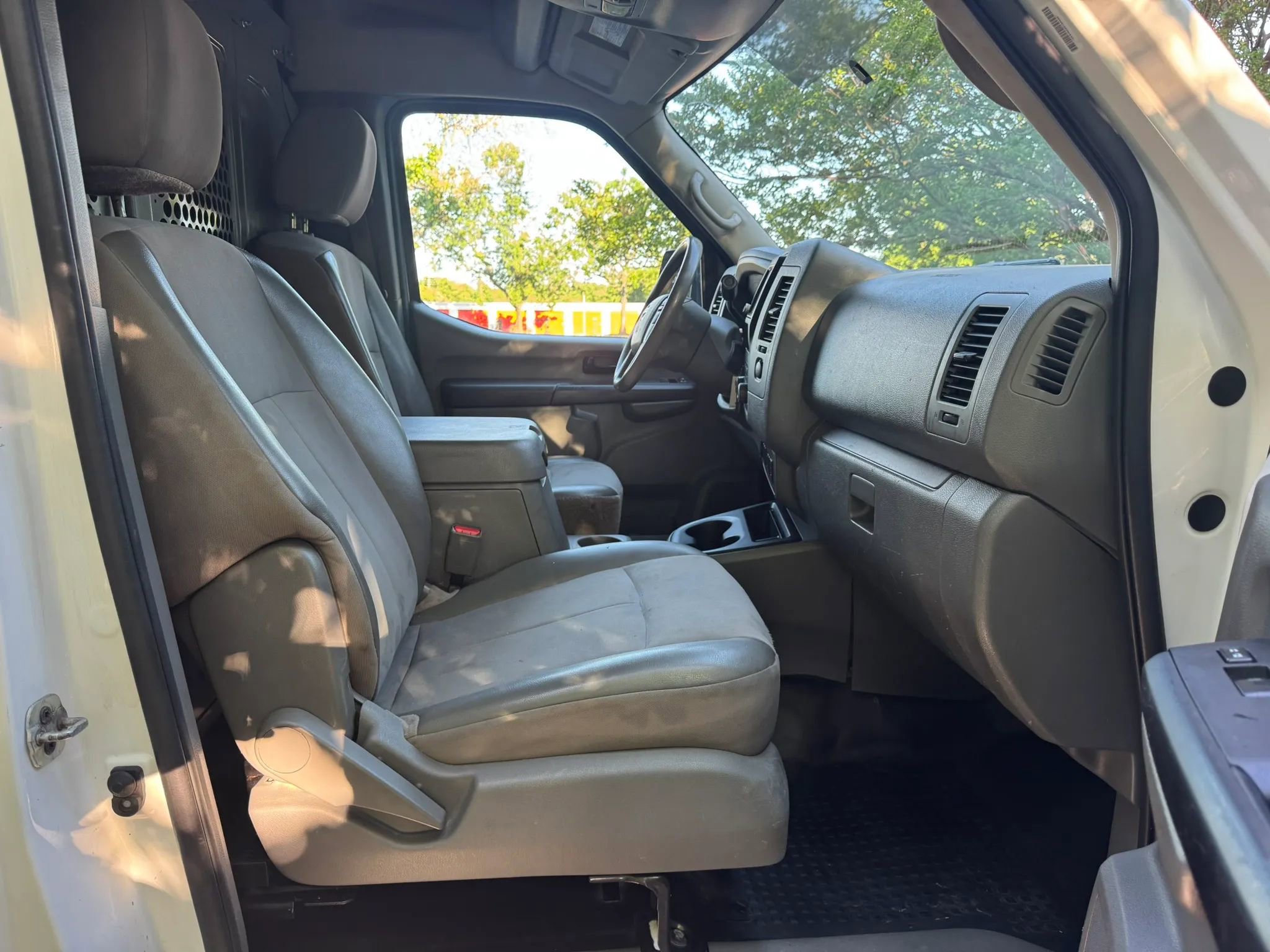 Used 2020 Nissan NV 2500 SV RWD image 10