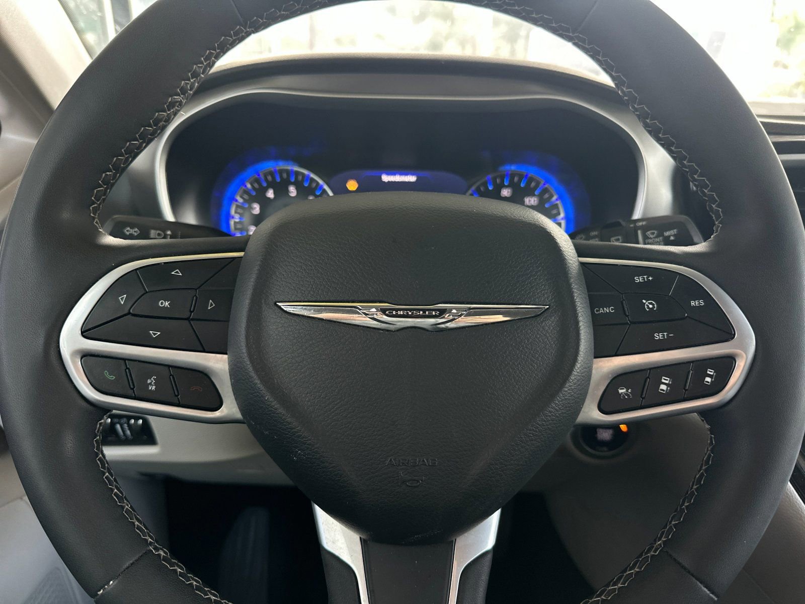 Used 2024 Chrysler Pacifica Touring-L image 22