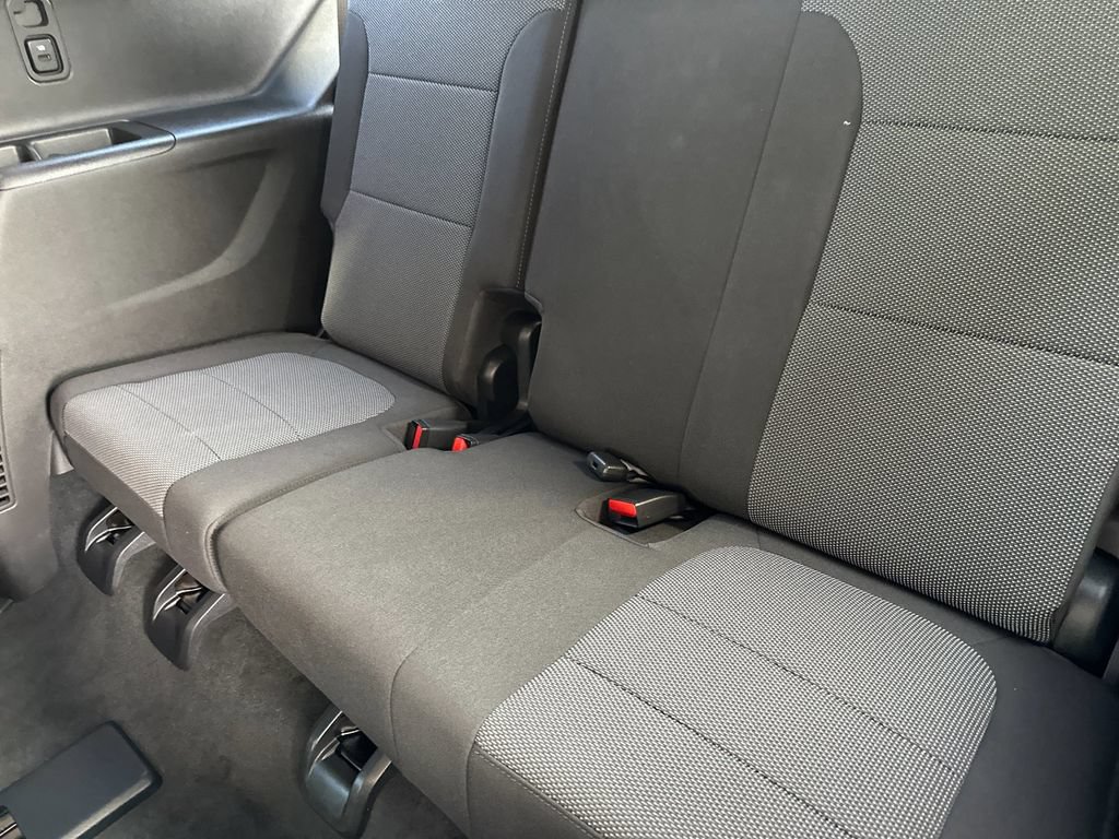 Used 2023 Chevrolet Traverse LT FWD image 14