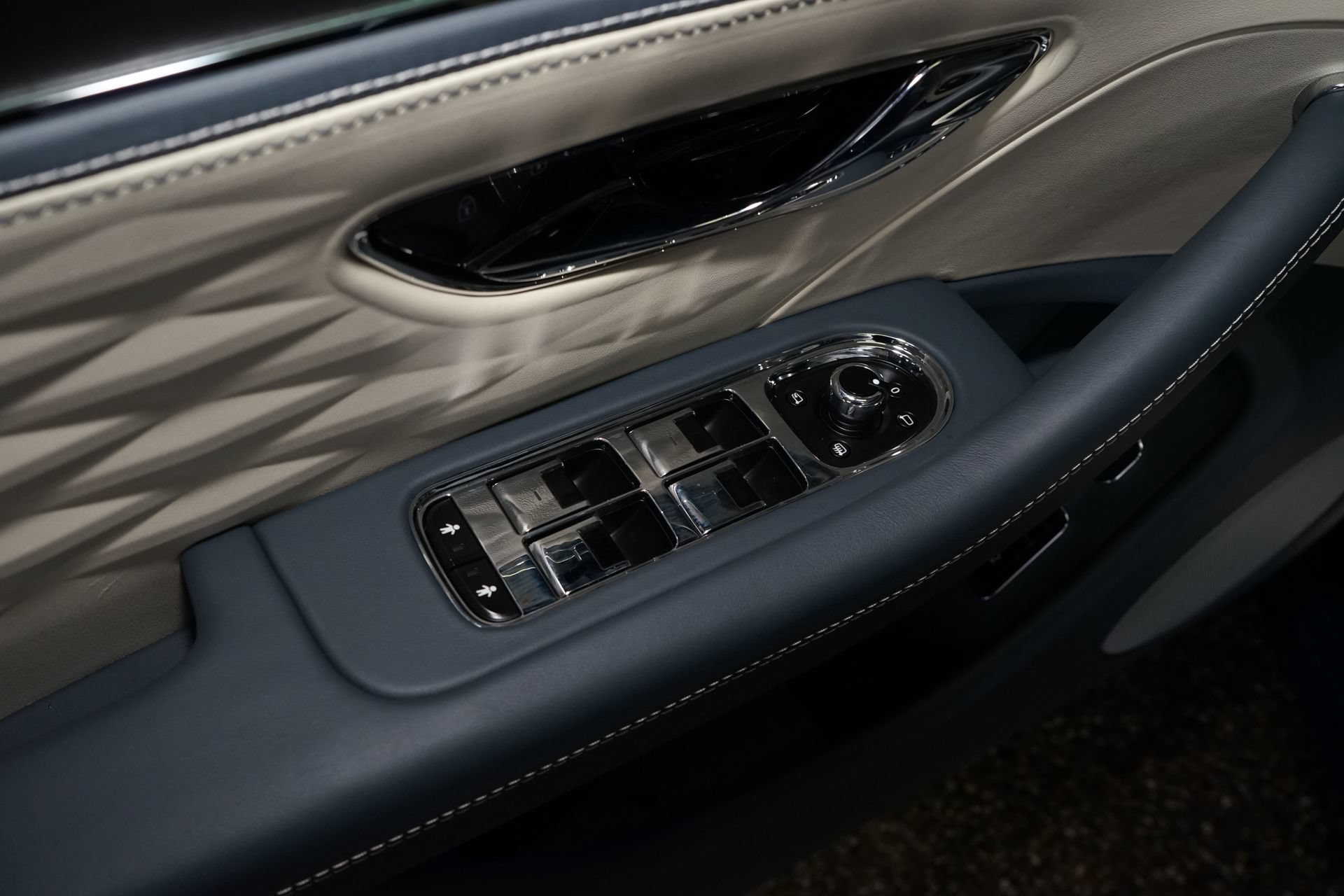 Used 2022 Bentley Flying Spur V8 AWD/4WD image 30