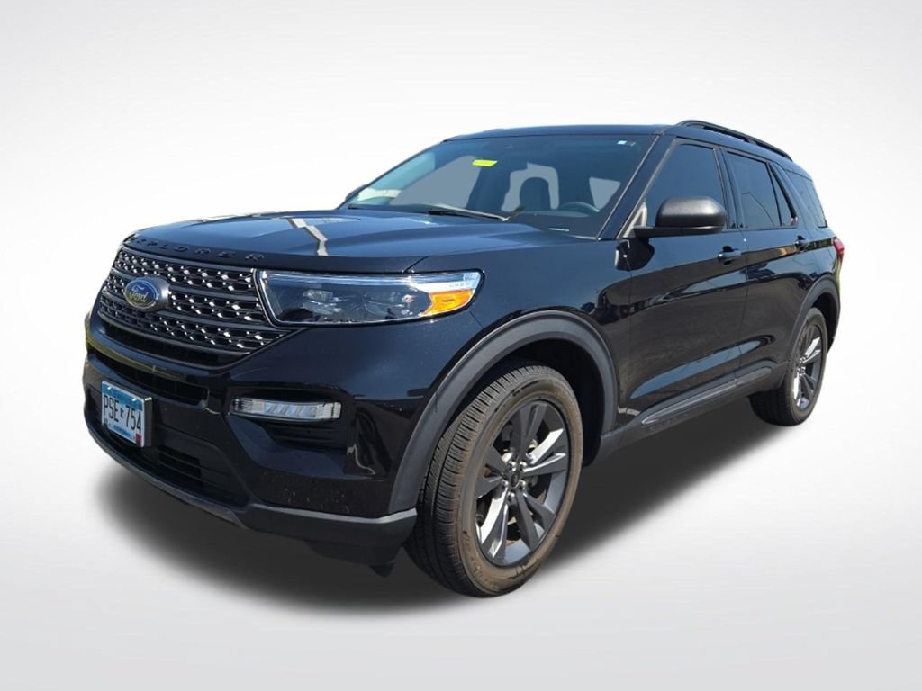 Used 2021 Ford Explorer XLT w/ Equipment Group 202A AWD/4WD image 8