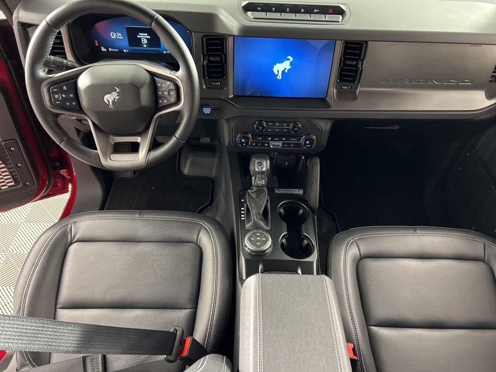 Used 2025 Ford Bronco Badlands image 11