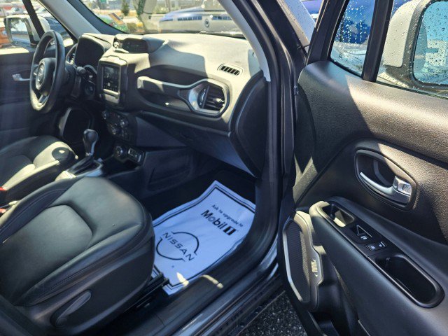 Used 2018 Jeep Renegade Limited image 12