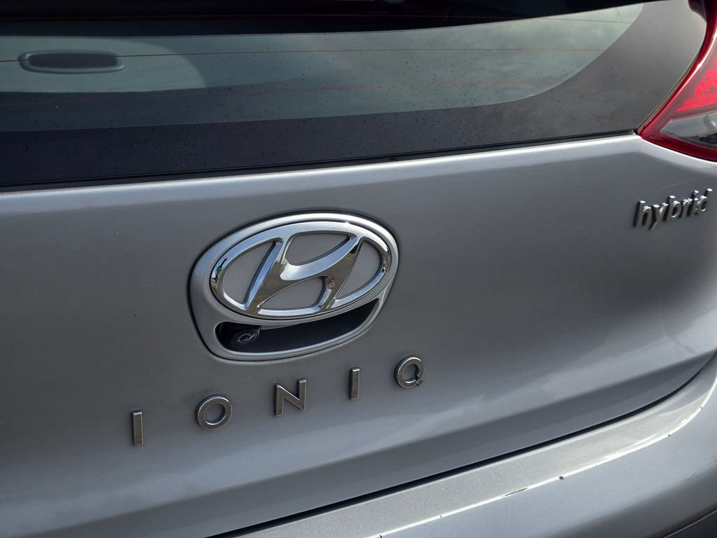 Used 2022 Hyundai Ioniq SE FWD image 17