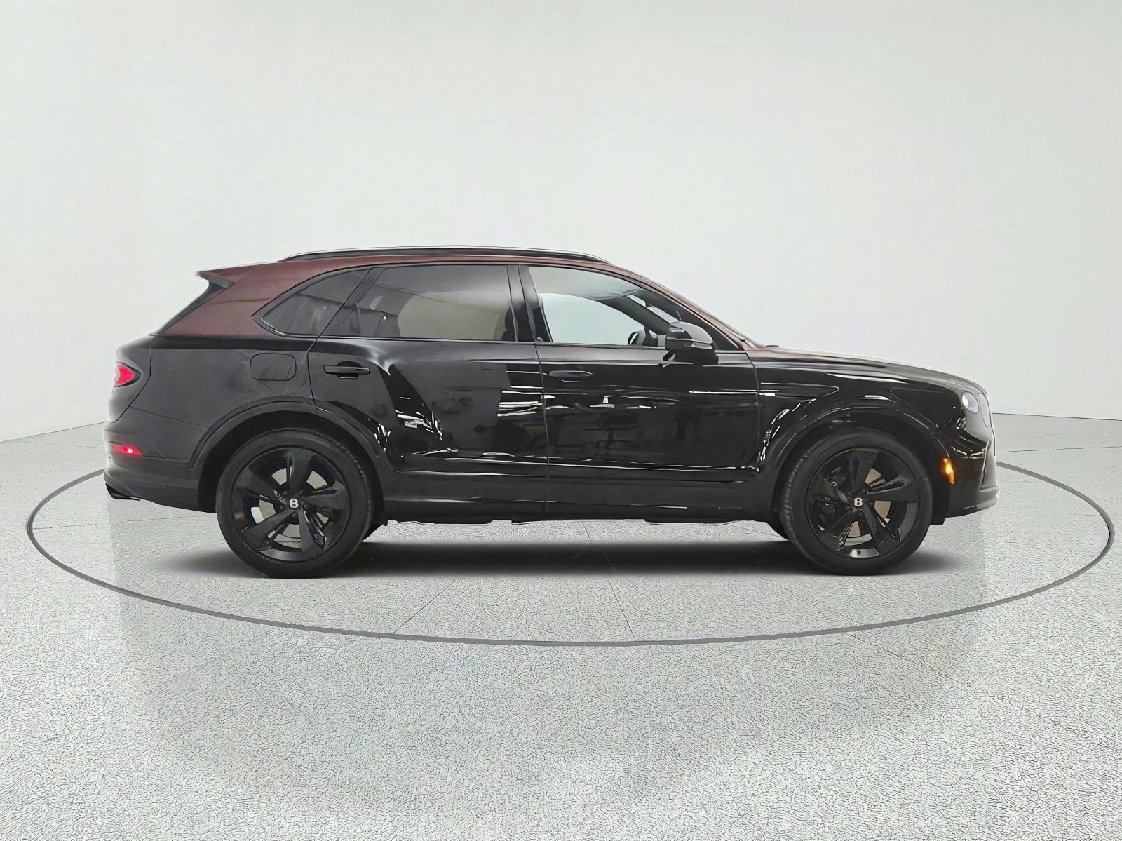 Used 2025 Bentley Bentayga AWD/4WD image 4