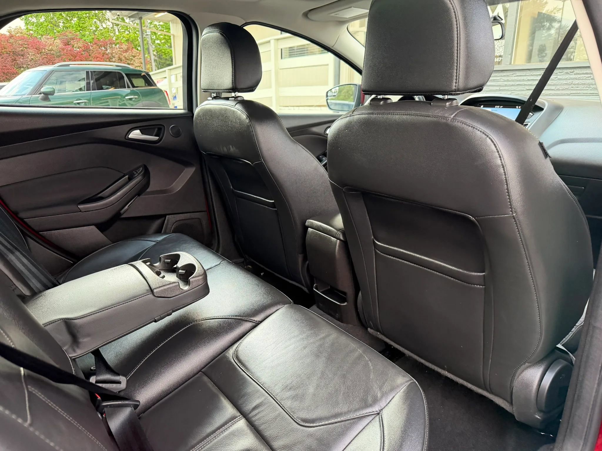 Used 2016 Ford Focus Titanium FWD image 21