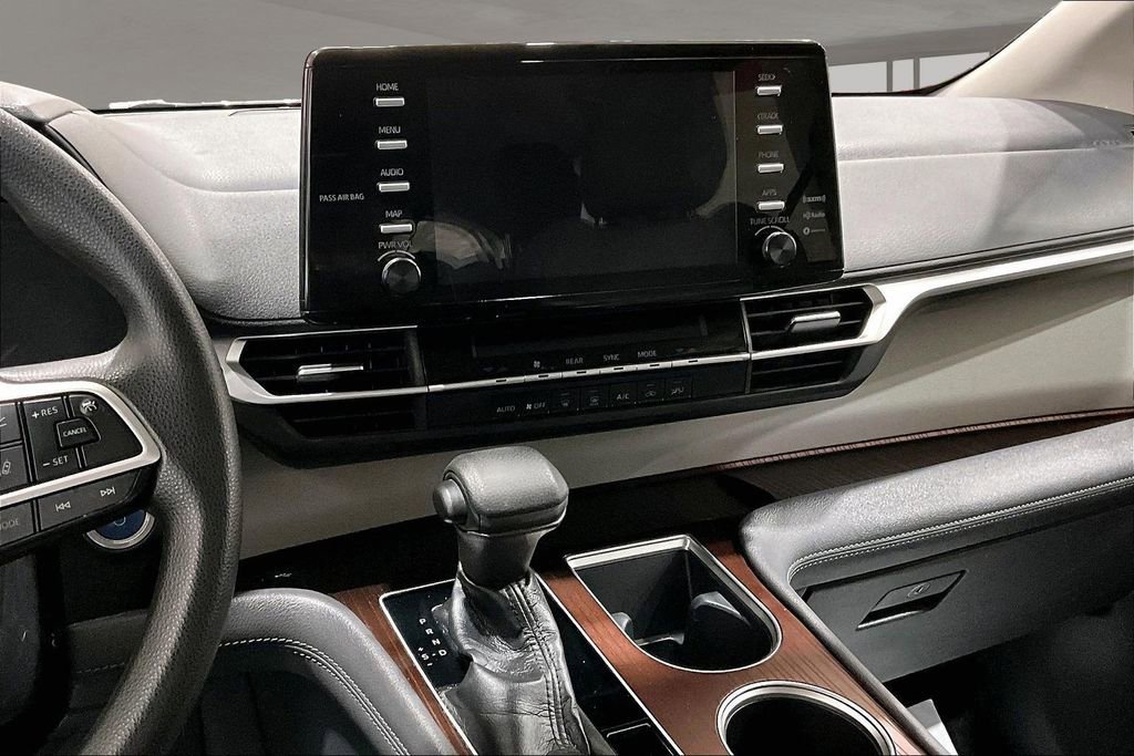 Used 2021 Toyota Sienna LE AWD/4WD image 7
