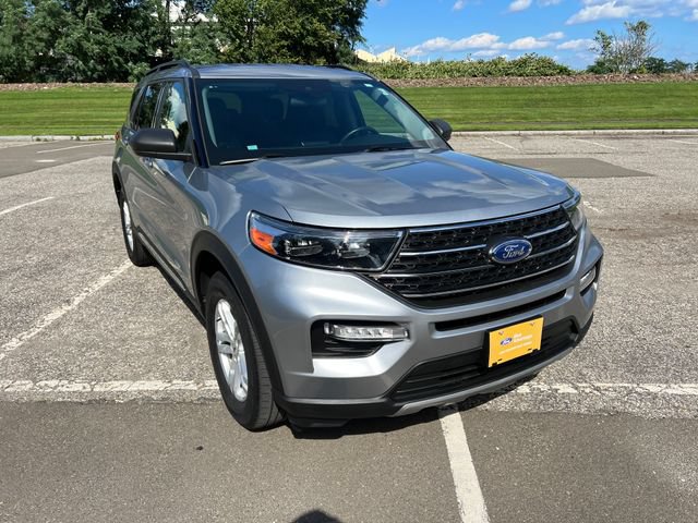 Used 2023 Ford Explorer XLT w/ Equipment Group 202A AWD/4WD image 2