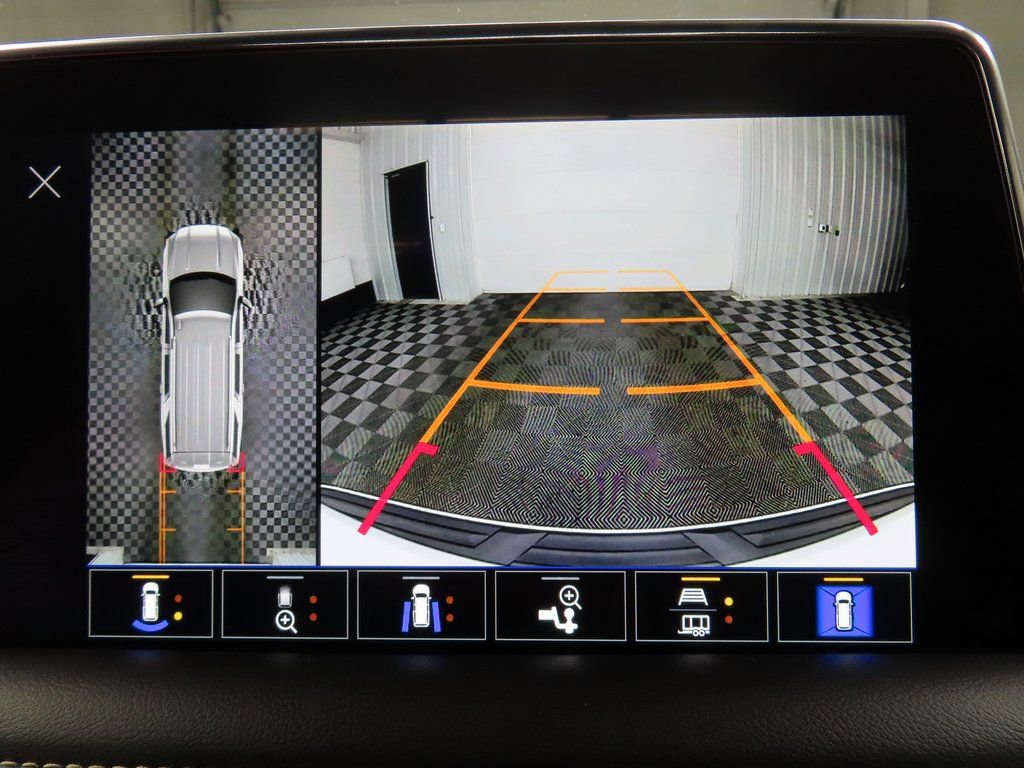 Used 2024 GMC Yukon XL SLT w/ SLT Premium Package image 15