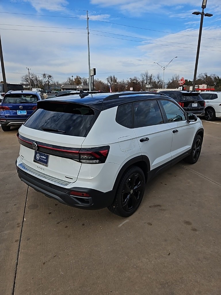 Used 2025 Volkswagen Taos SE image 5