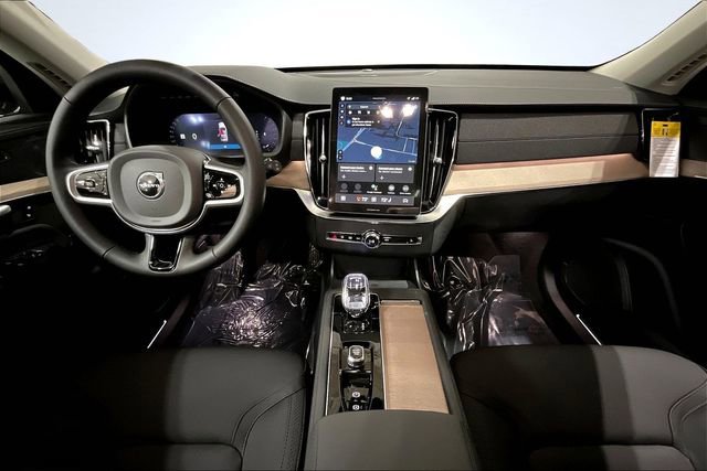 New 2026 Volvo XC90 B6 Plus w/ Protection Package Premier image 6