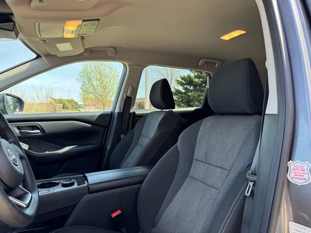 Used 2024 Nissan Rogue SV image 9
