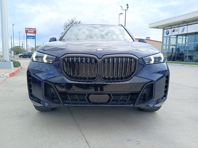 New 2026 BMW X5 xDrive40i w/ M Sport Package AWD/4WD image 2