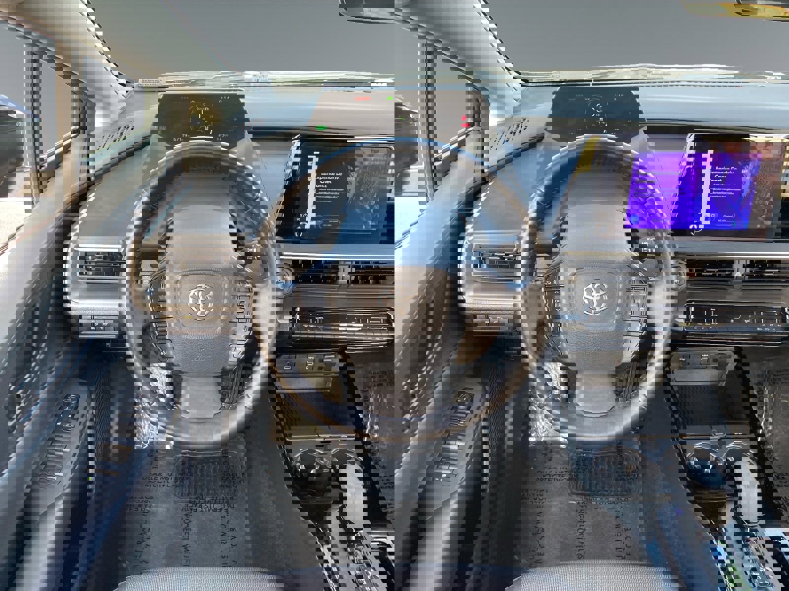 Used 2024 Toyota Prius LE image 12