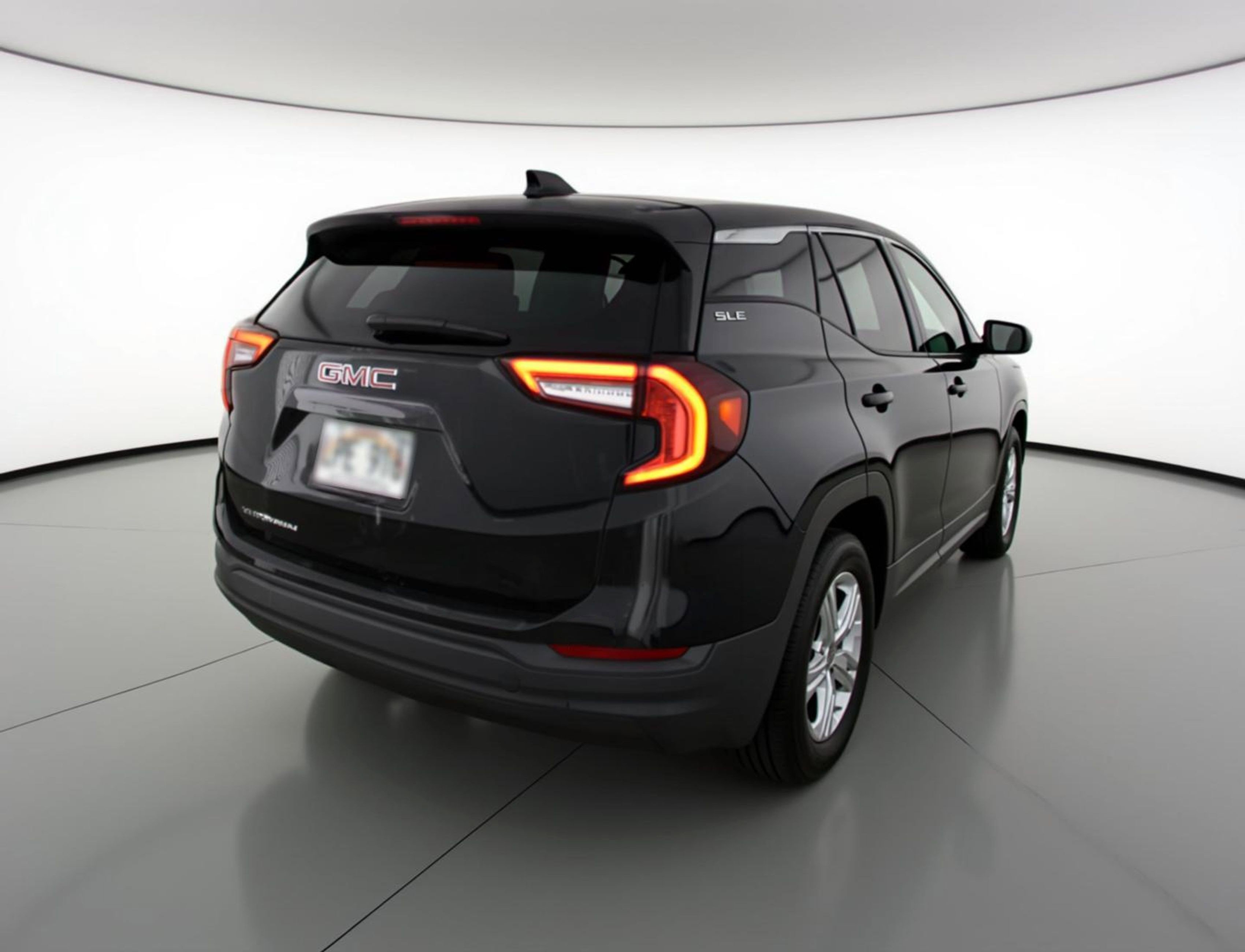 Used 2024 GMC Terrain SLE FWD image 9