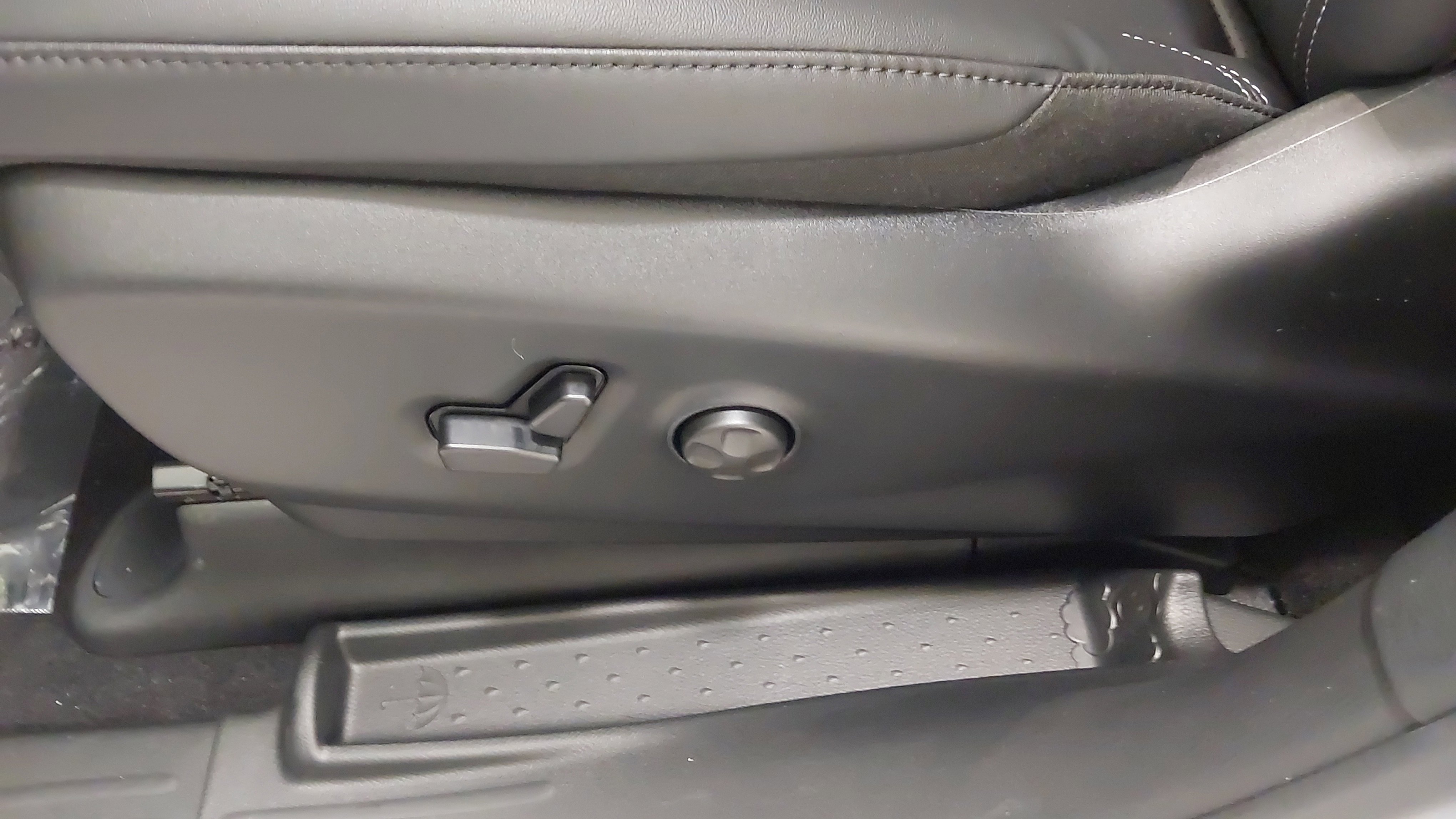 New 2026 Chrysler Pacifica Select image 37