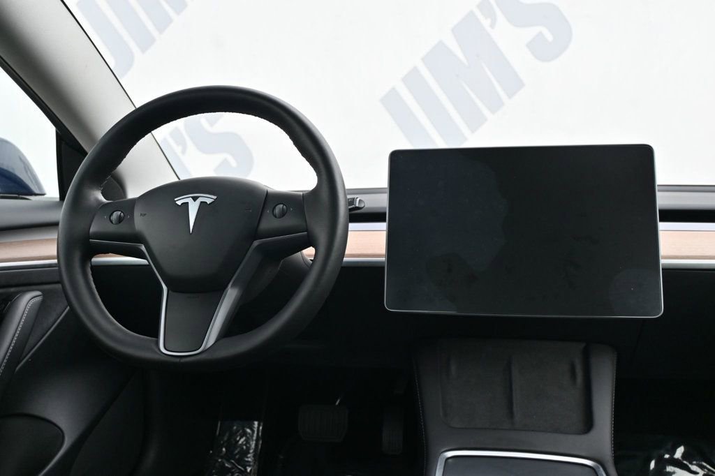 Used 2023 Tesla Model 3 Standard Range image 9