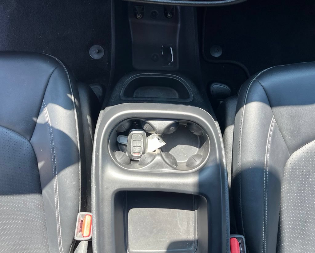 Used 2025 Chrysler Pacifica Select FWD image 23