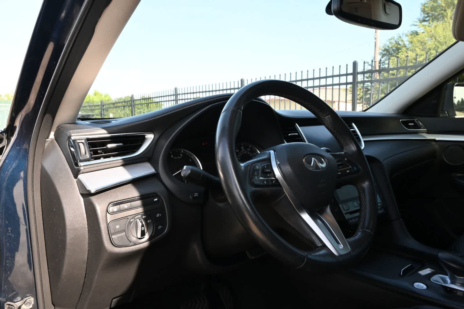 Used 2021 INFINITI QX50 Luxe AWD/4WD image 16