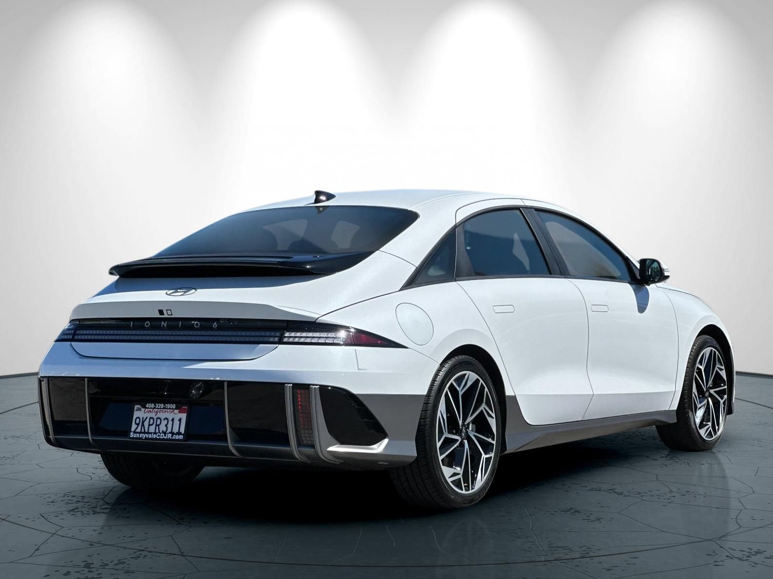 Used 2024 Hyundai Ioniq 6 SEL RWD image 4
