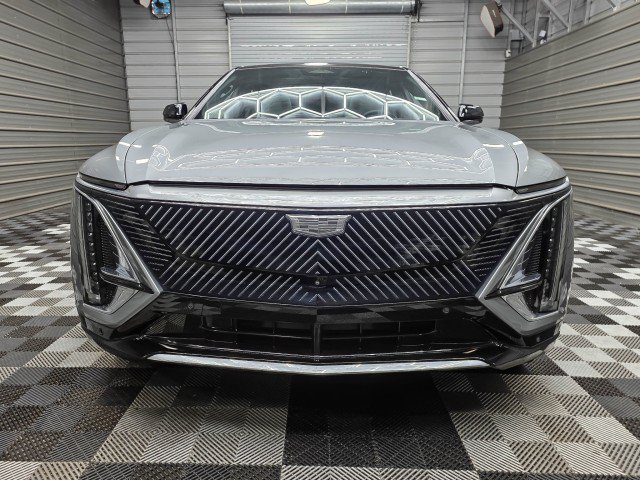 Used 2024 Cadillac Lyriq Luxury AWD/4WD image 3