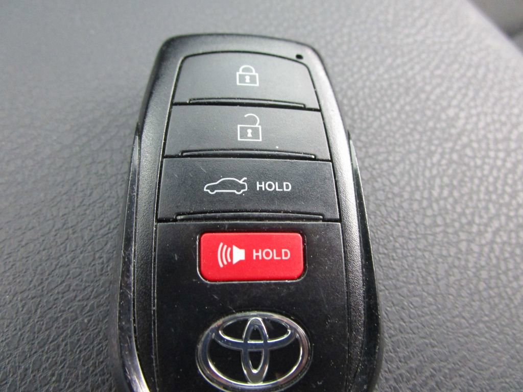 Used 2025 Toyota Camry LE image 39