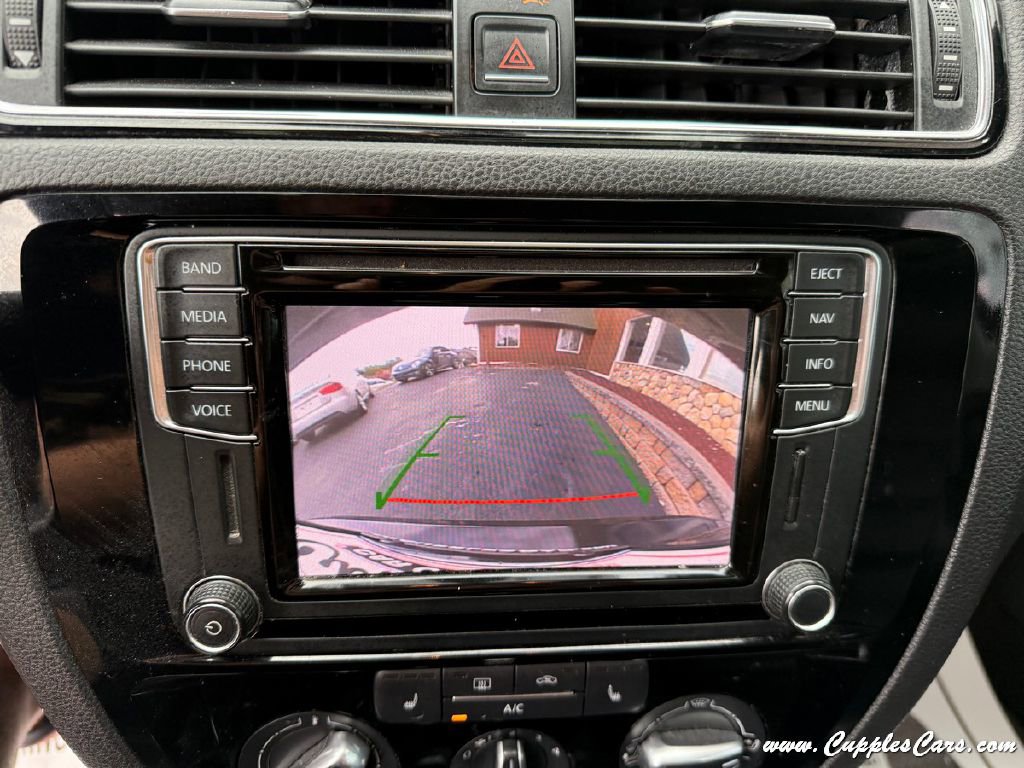Used 2016 Volkswagen Jetta SEL w/ Lighting Package image 17