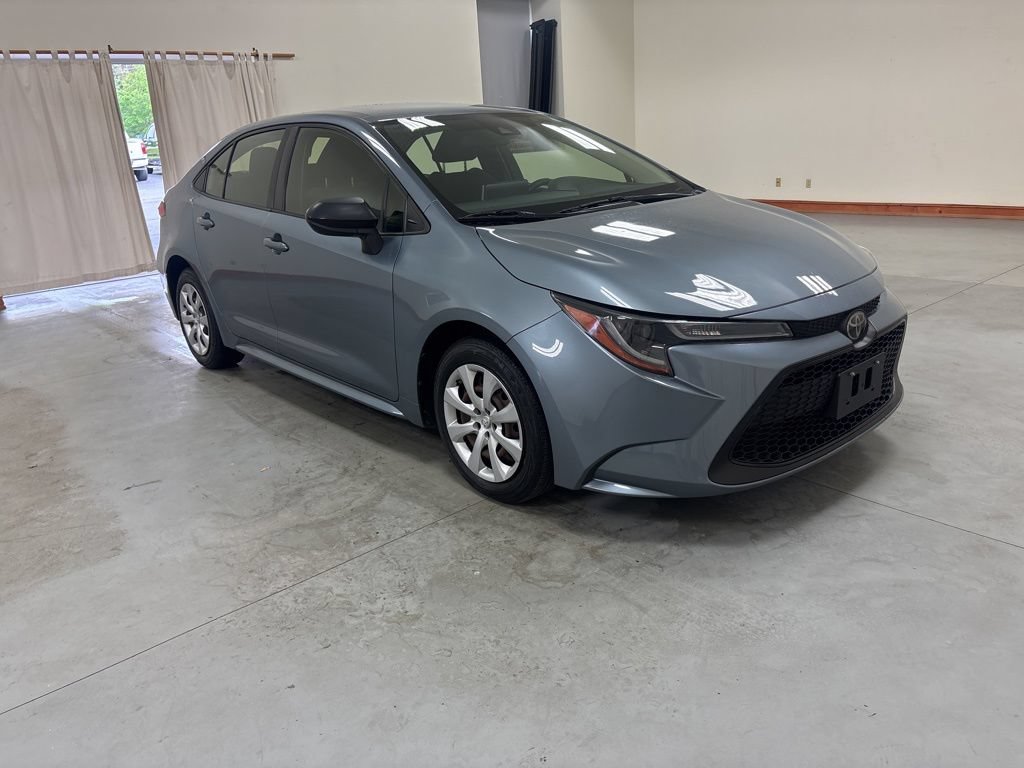 Used 2020 Toyota Corolla LE FWD image 2