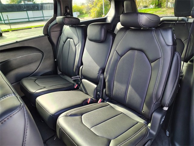 New 2026 Chrysler Pacifica Select image 29