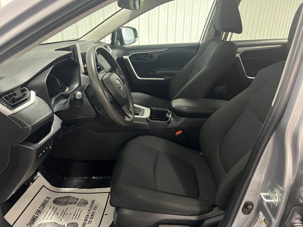 Used 2023 Toyota RAV4 LE image 5