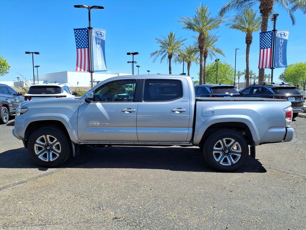 Used 2017 Toyota Tacoma Limited image 8