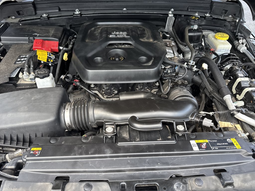 Used 2021 Jeep Wrangler Unlimited Sahara AWD/4WD image 26