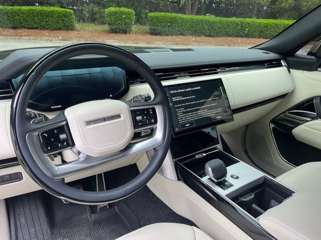 Certified 2025 Land Rover Range Rover Long Wheelbase SE AWD/4WD image 6