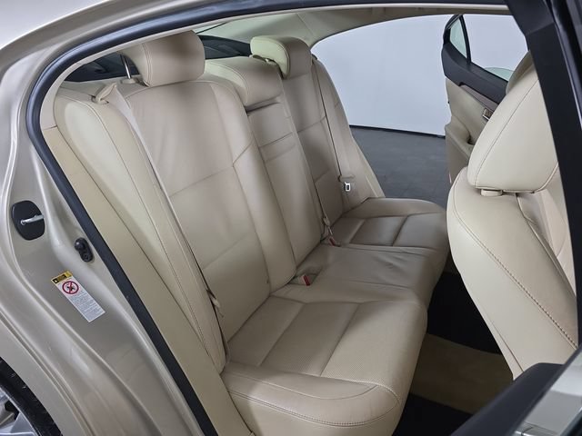 Used 2013 Lexus ES 300h w/ Luxury Pkg FWD image 28