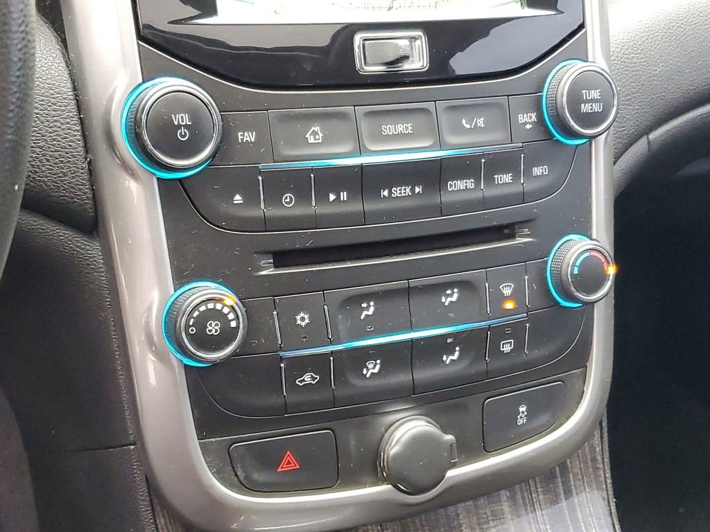 Used 2016 Chevrolet Malibu LT w/ Sun And Convenience Package image 16