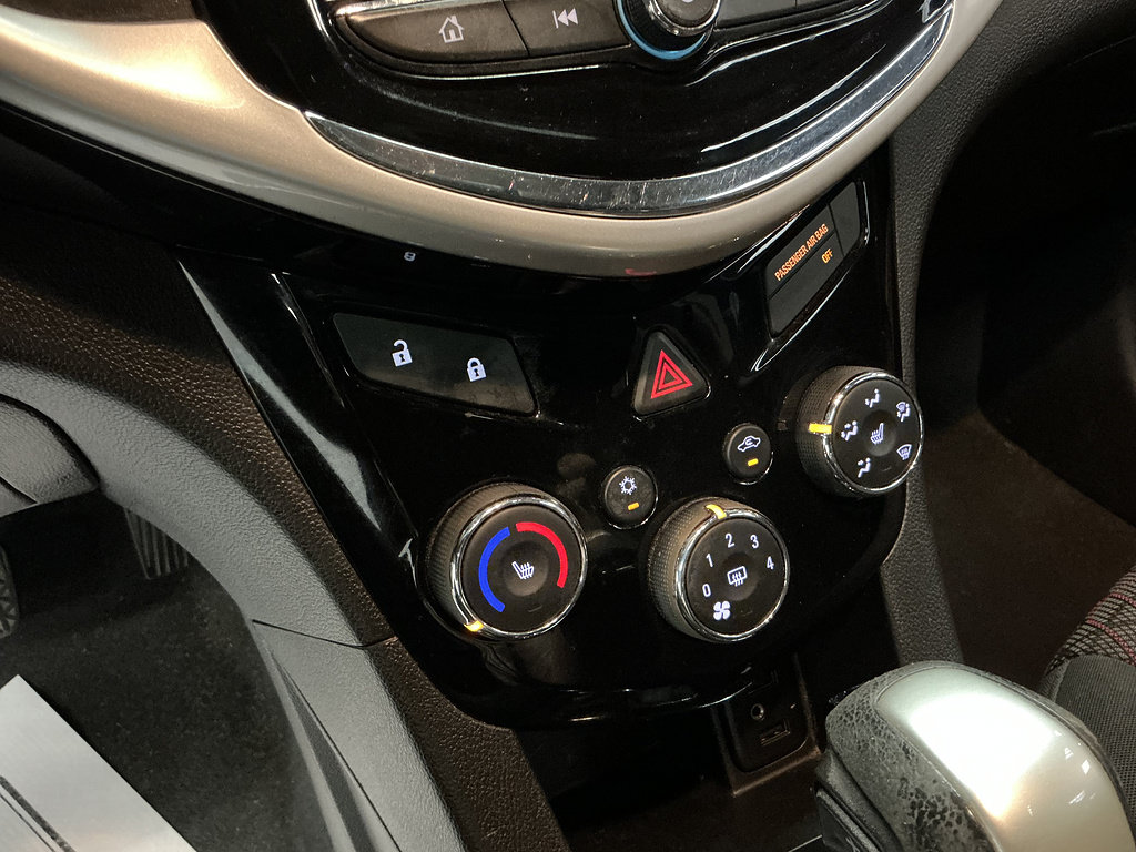 Used 2019 Chevrolet Sonic LT w/ Convenience Package FWD image 12