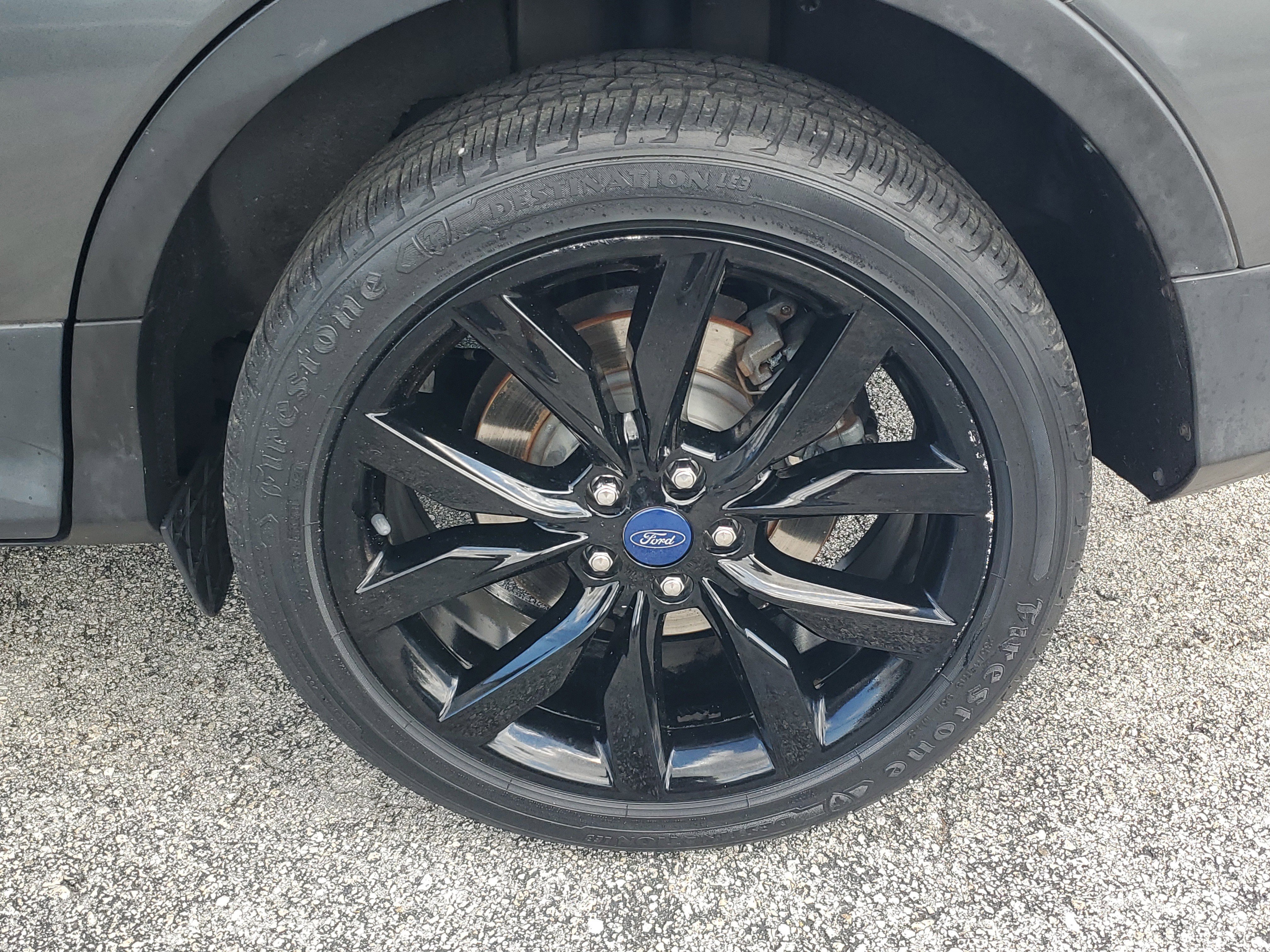 Used 2017 Ford Escape Titanium image 9