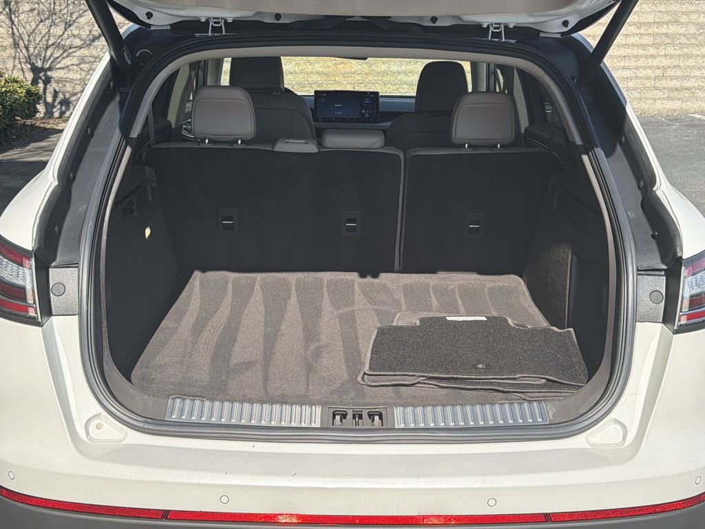 Used 2022 Lincoln Nautilus Reserve w/ Equipment Group 201A image 18