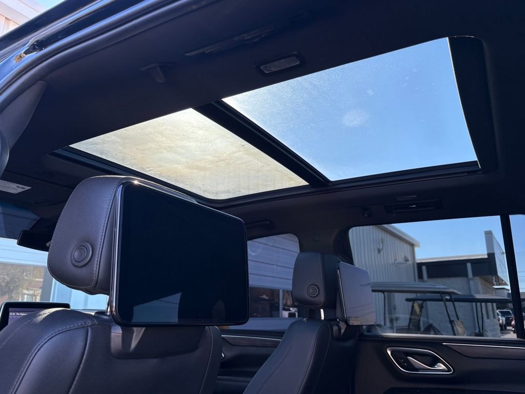 Used 2021 Chevrolet Tahoe Z71 w/ Rear Media and Nav Package image 38