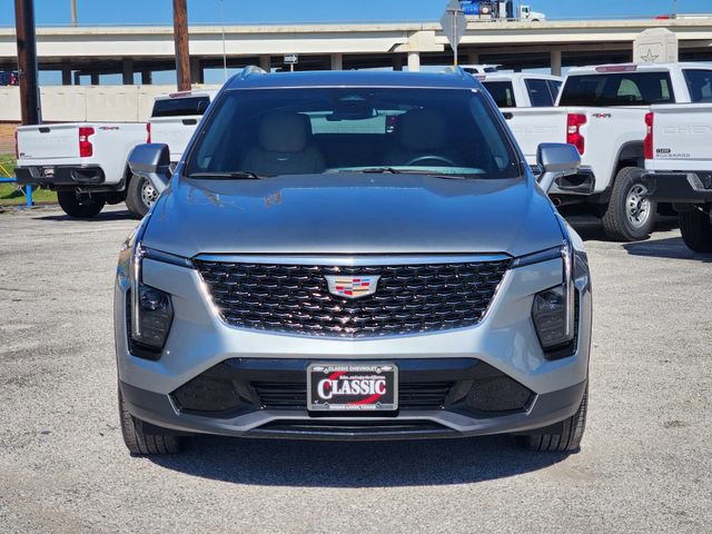 Used 2024 Cadillac XT4 Premium Luxury image 2