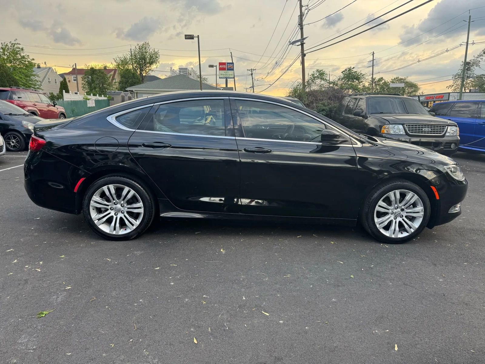 Used 2015 Chrysler 200 Limited image 9