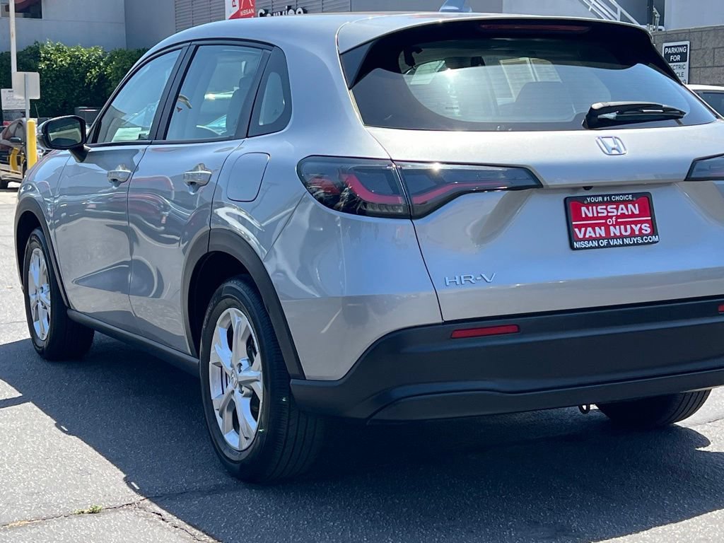 Used 2024 Honda HR-V LX image 5