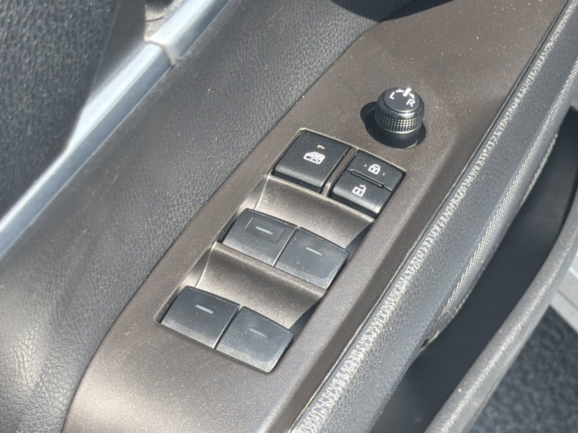 Used 2024 Toyota Camry SE w/ Convenience Package image 16