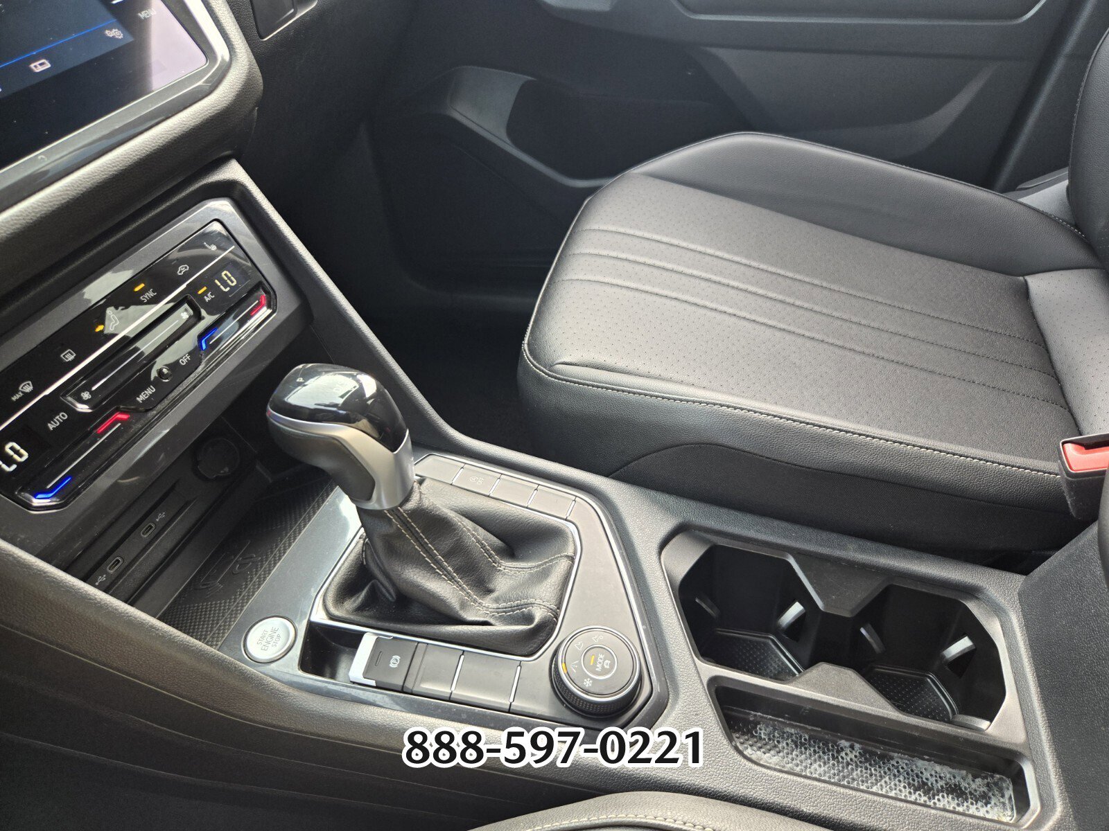 Used 2022 Volkswagen Tiguan SE image 23